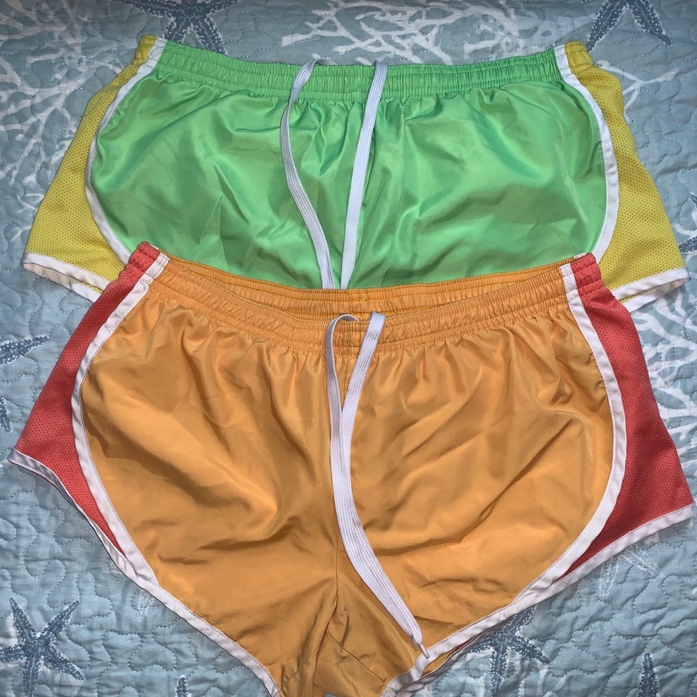 So lined athletic workout shorts - Picture 2 of 4